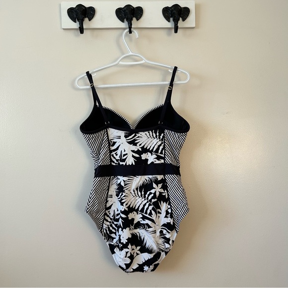 Black and White One Piece Swimsuit - Picture 2 of 4